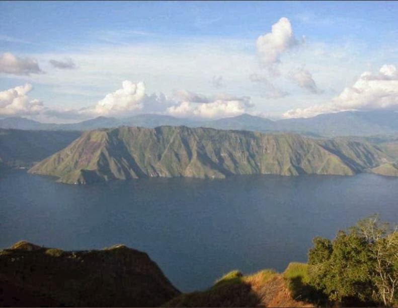 Danau Kelimutu yang Terkenal di Dunia