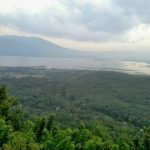 Menikmati Keindahan 5 Gunung dari Bukit Rong