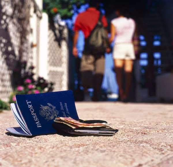 Tips liburan dan Mengatasi masalah saat berlibur ke luar negeri