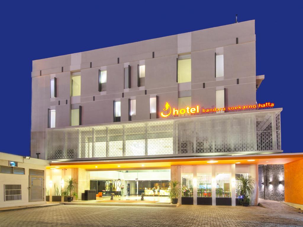J Hotel Jakarta