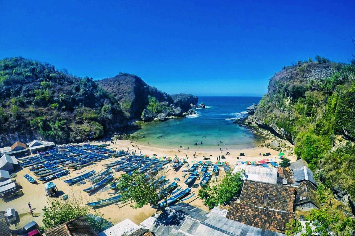 Pantai Ngrenehan Gunungkidul Yogyakarta