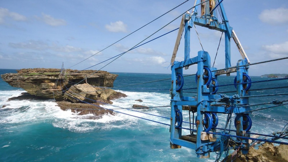 Pantai Timang Gunungkidul Yogyakarta