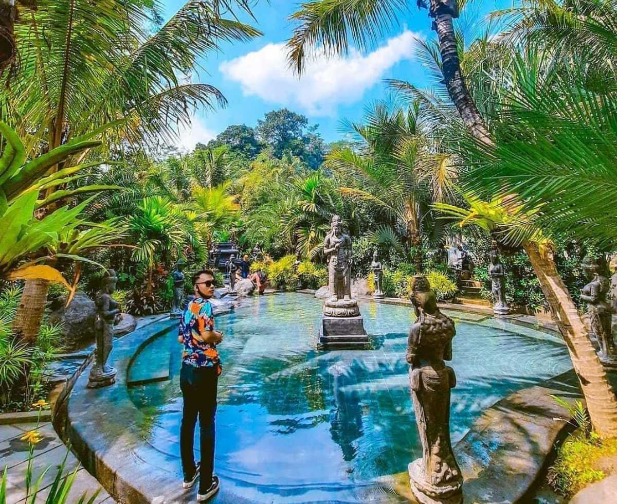 Area Kolam Renang yang Bervariasi