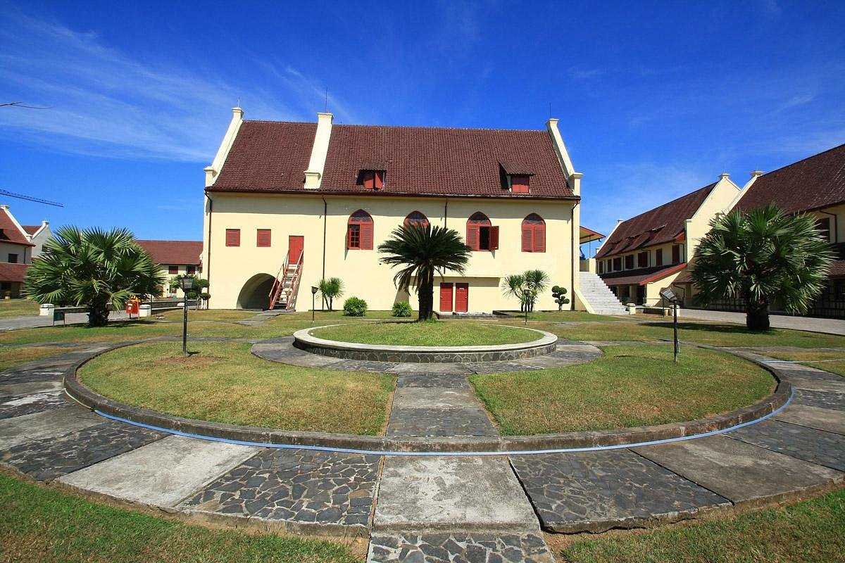 Benteng Fort Rotterdam