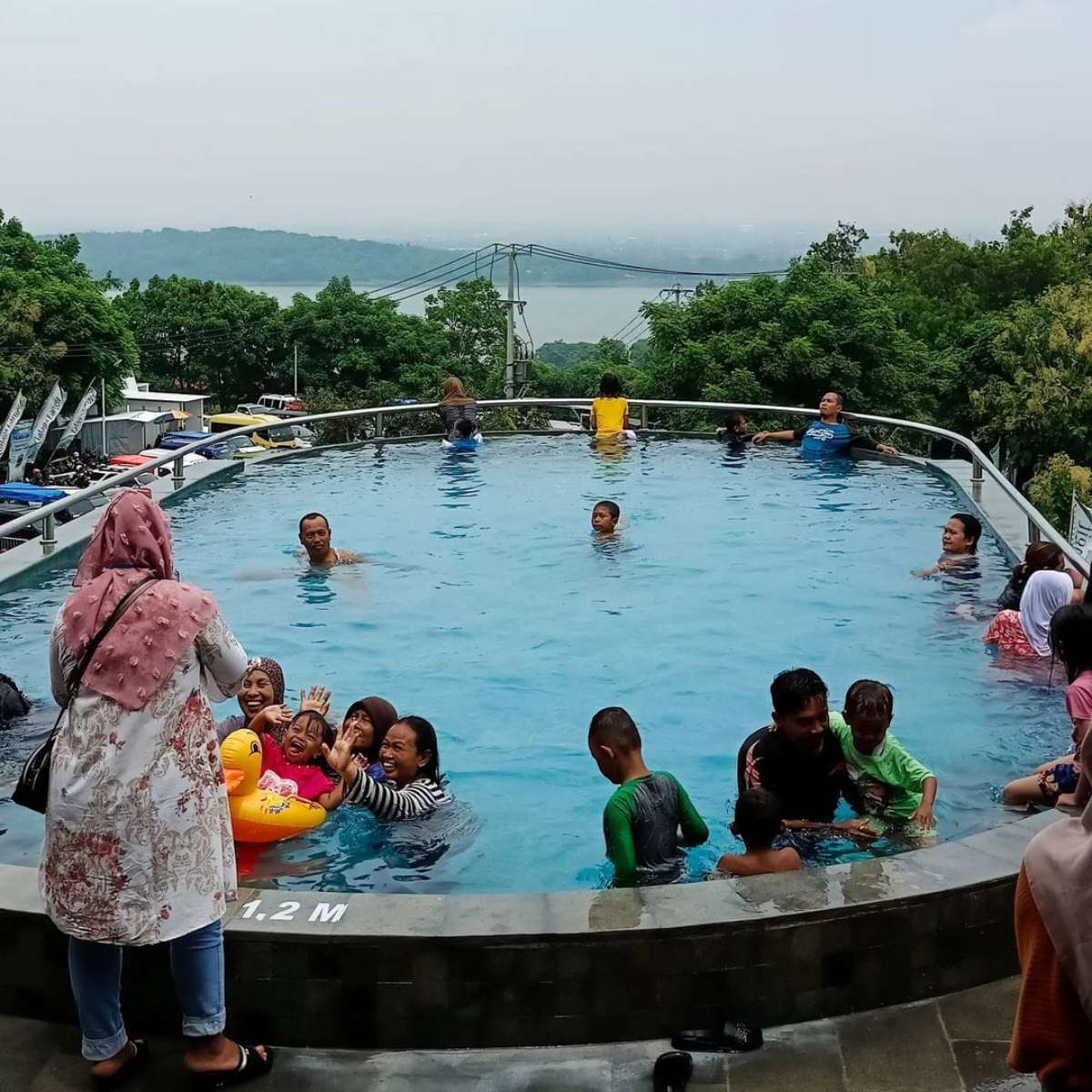 Berenang