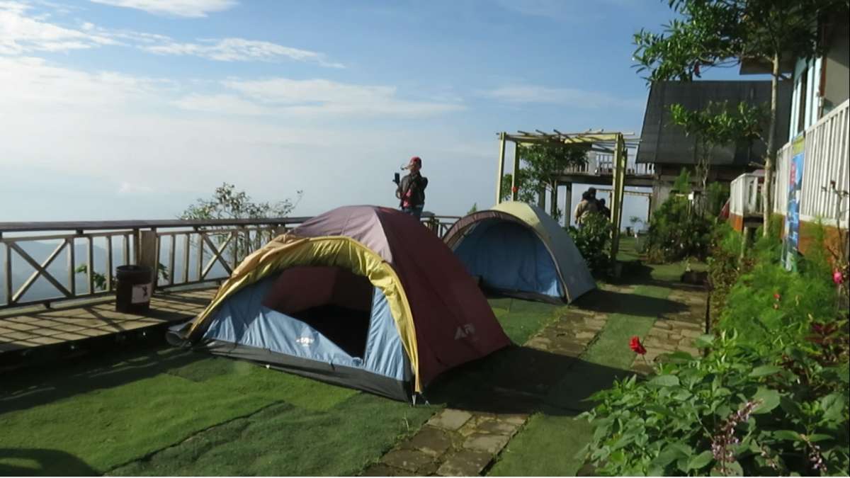 Bermalam di Ketinggian