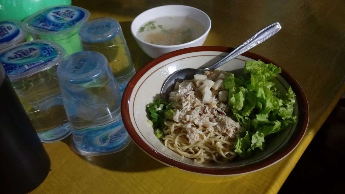 Bubur dan Mie Kepiting Hokie
