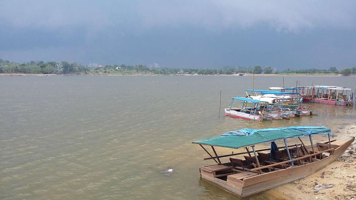 Danau Bandar Khayangan