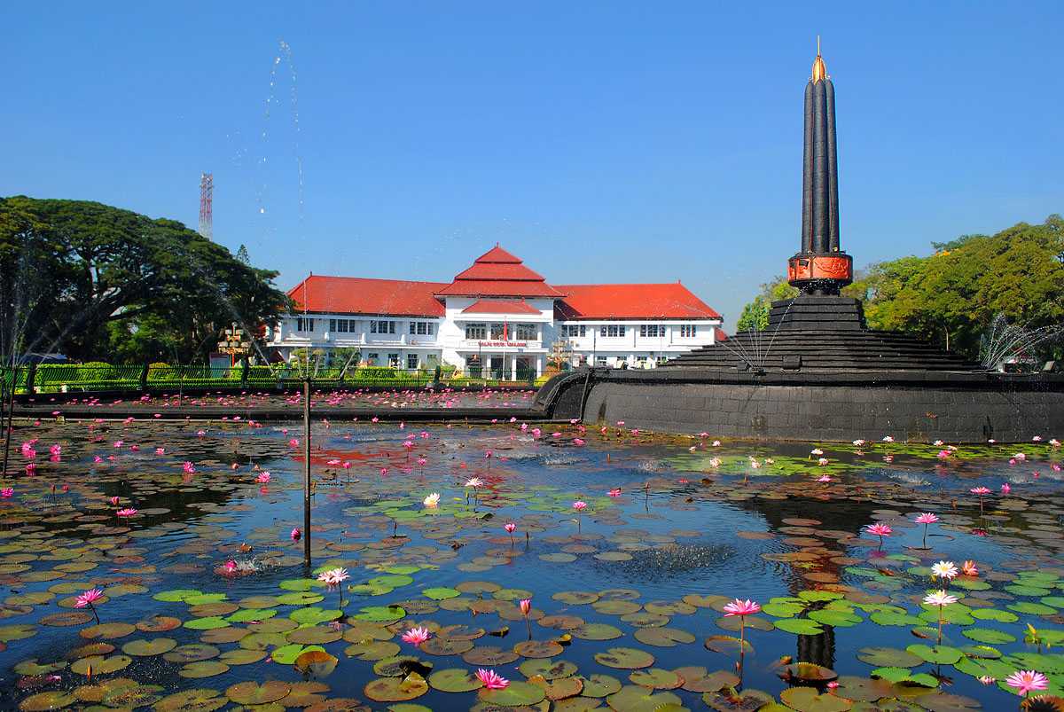 Daya Tarik Alun-Alun Kota Malang