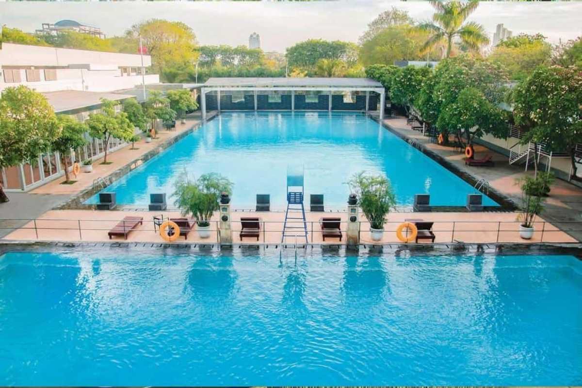 Harga Tiket Masuk Kolam Renang Manyar Tirtoyoso