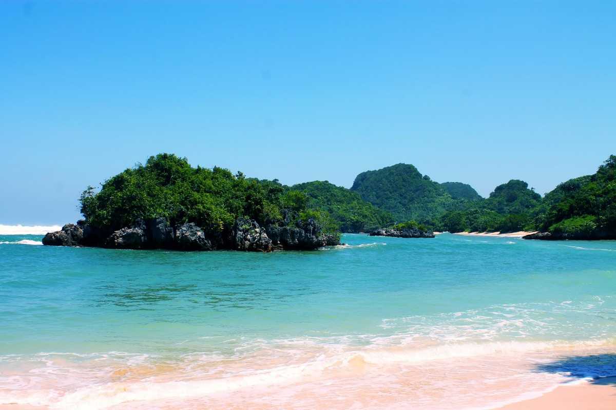 Harga Tiket Masuk Pantai Gatra Malang