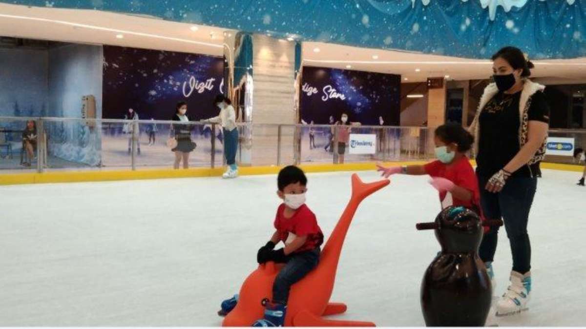 Main ‘Ice Skating’ di ‘Tentrem on Ice’