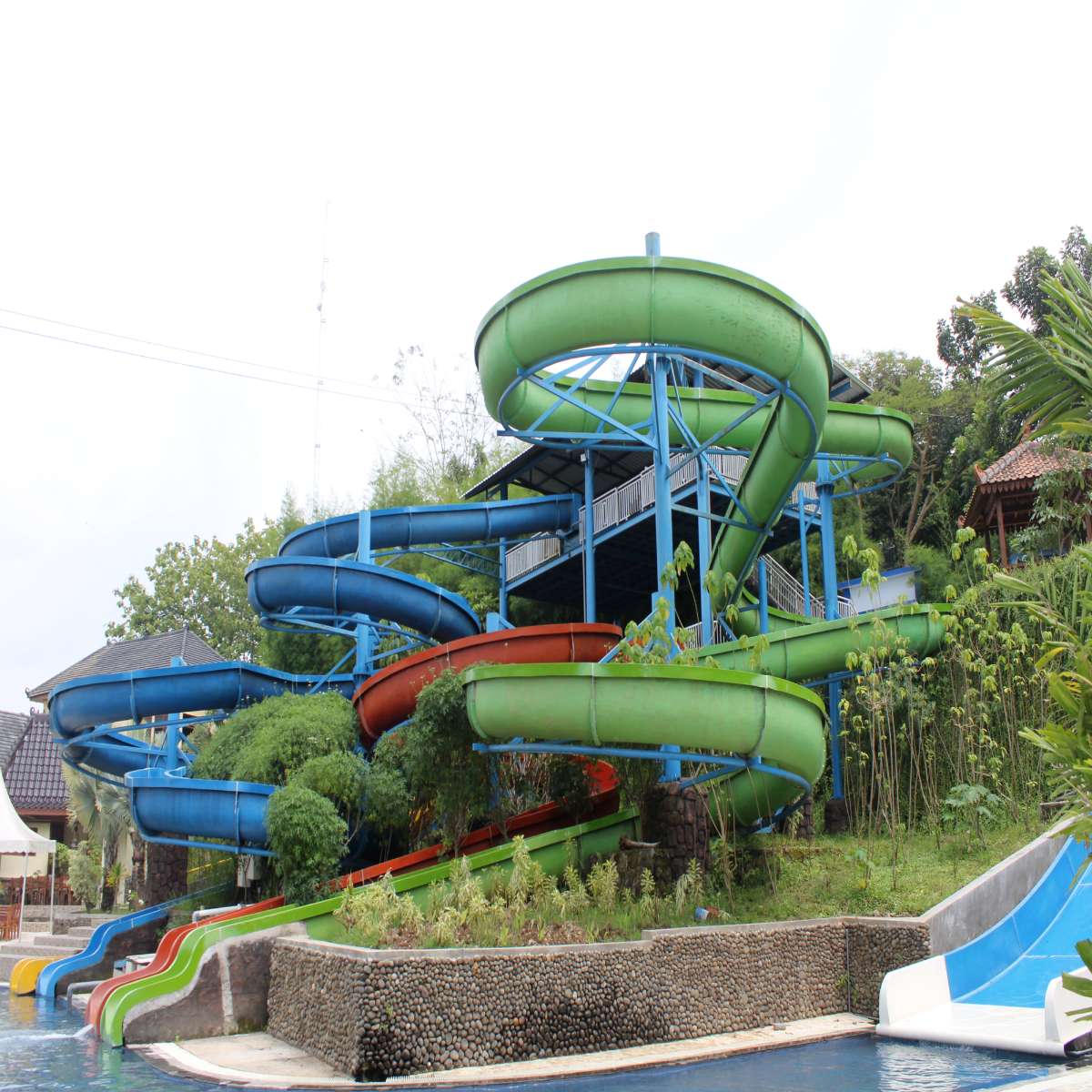 Main Air di Waterpark Terbesar