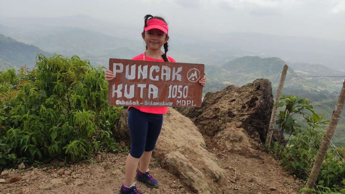 Mendaki Gunung Kuta