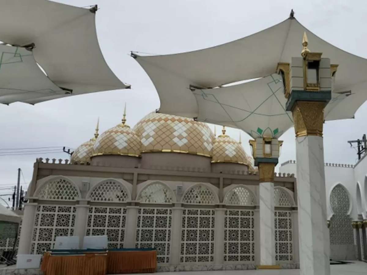Mengagumi Detail Arsitektur Masjid