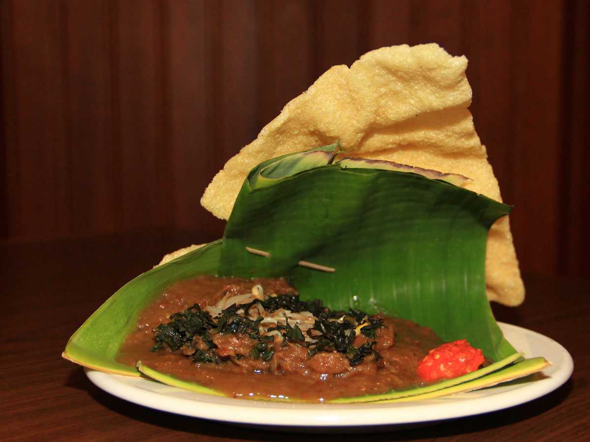 Pecel Semanggi