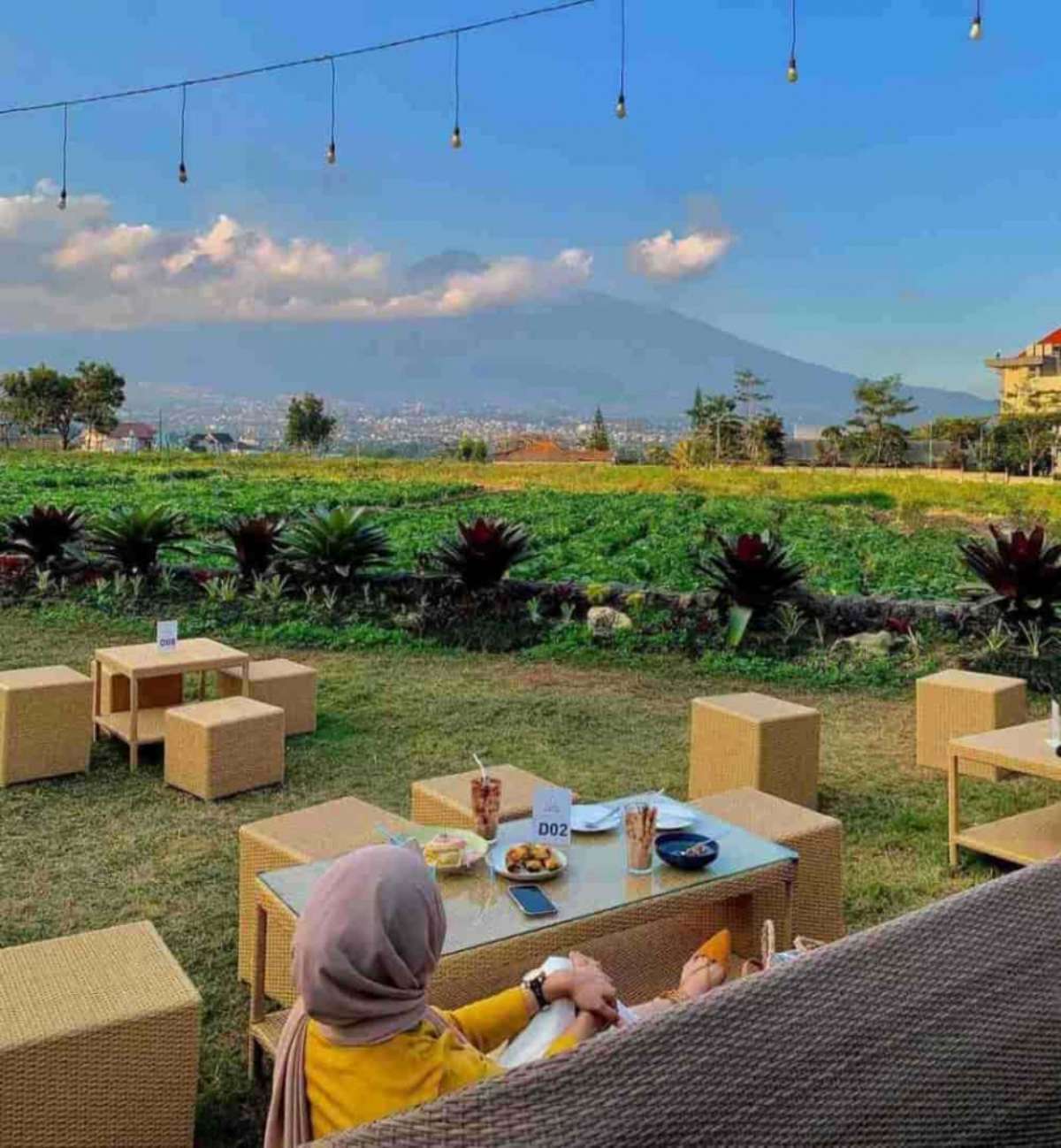 Pupuk Bawang Cafe