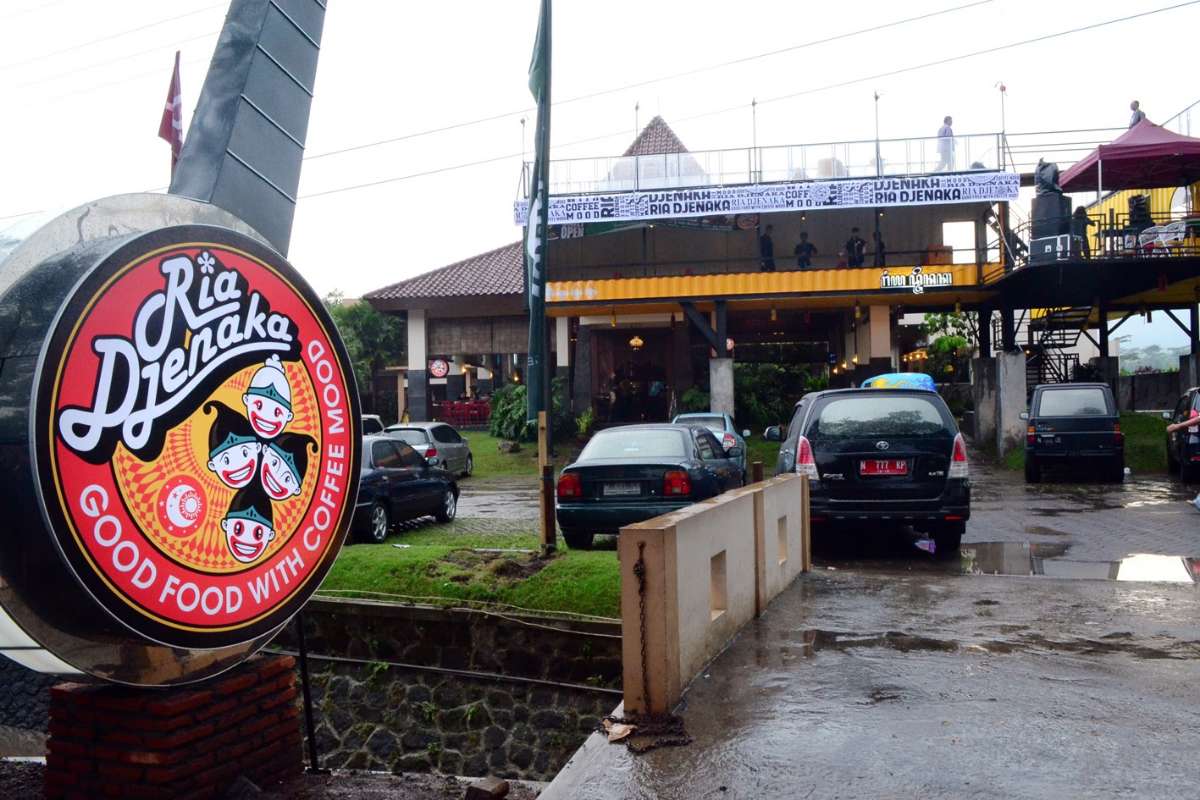 Ria Djenaka Batu