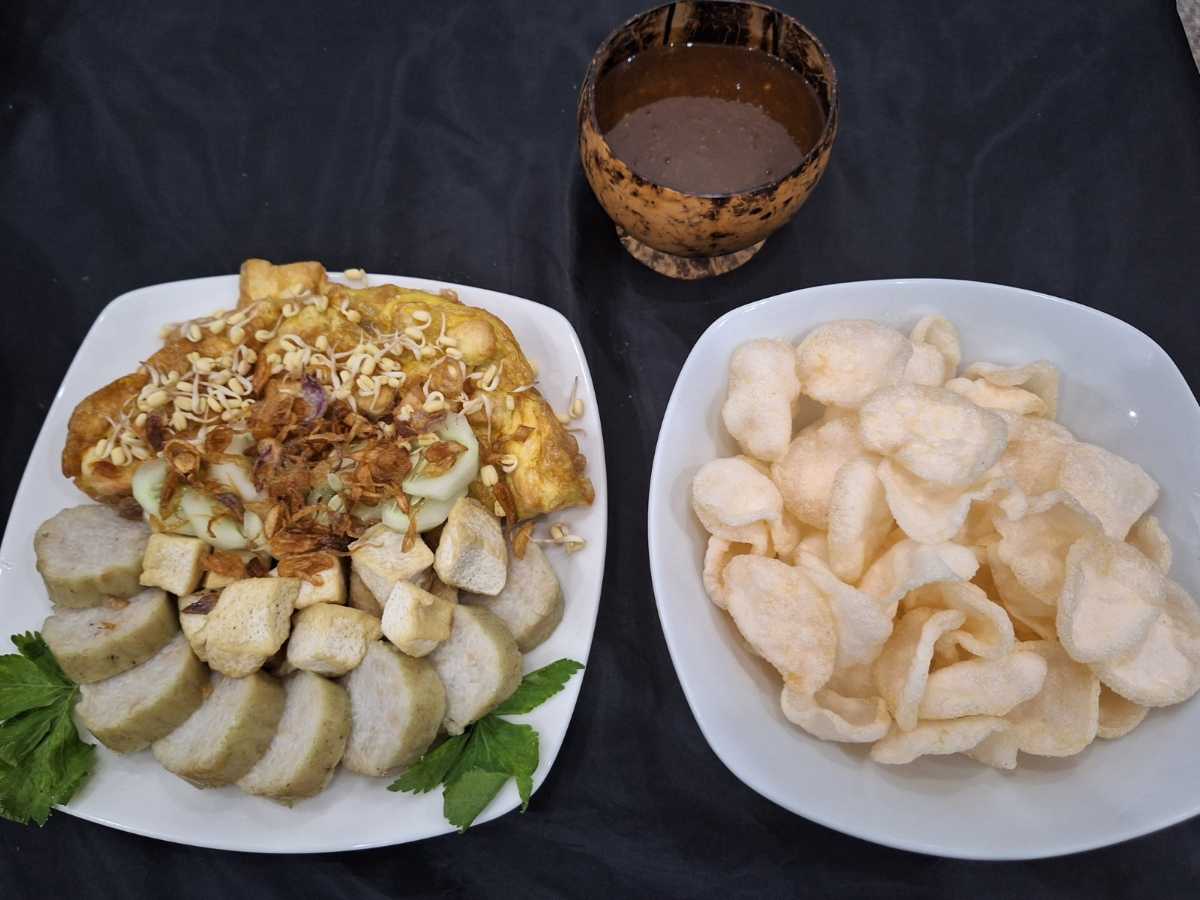 Tahu Tek