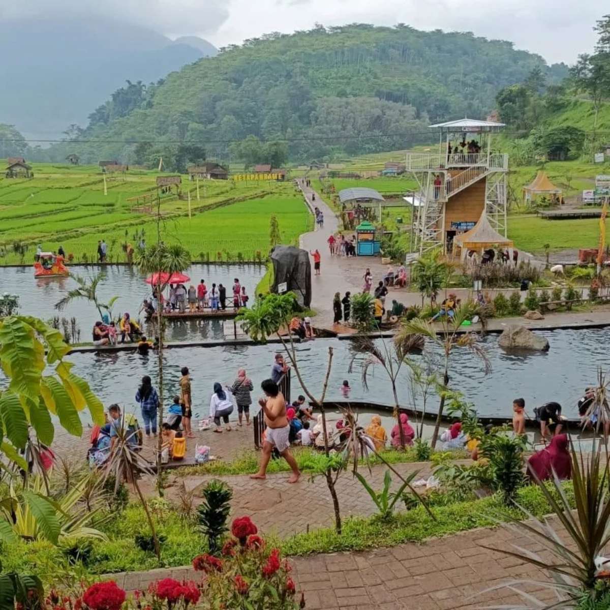 Tersedia fasilitas kolam pemandian