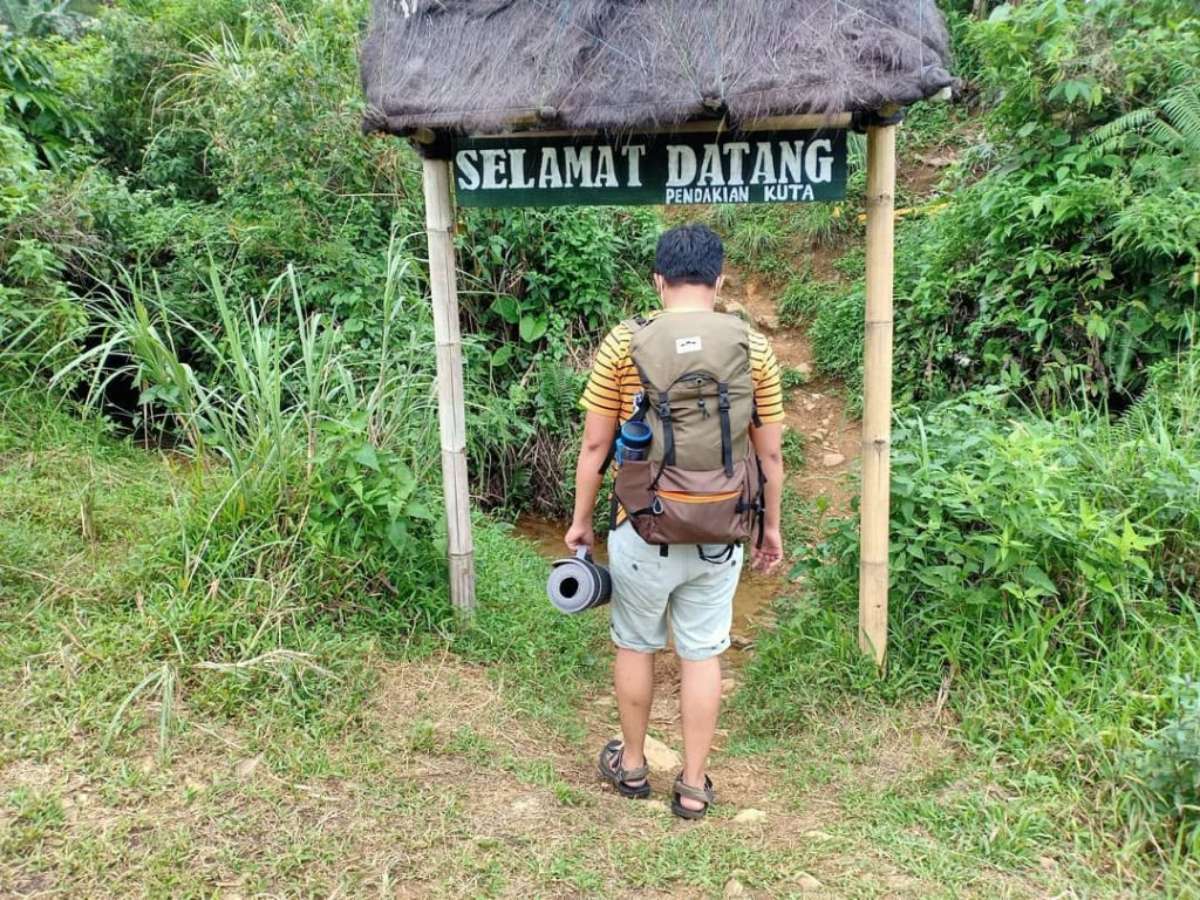 Trekking atau Hiking