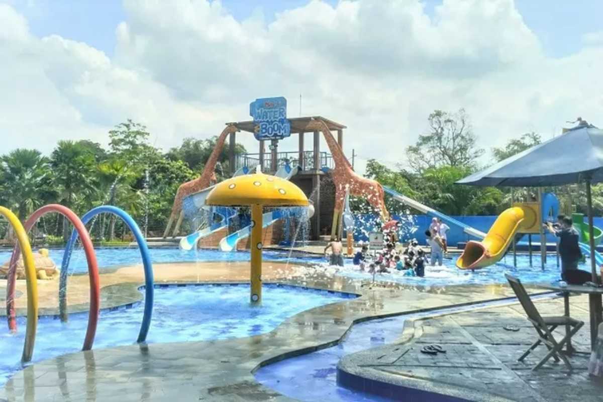 Waterboom Lengkap dengan Wahananya