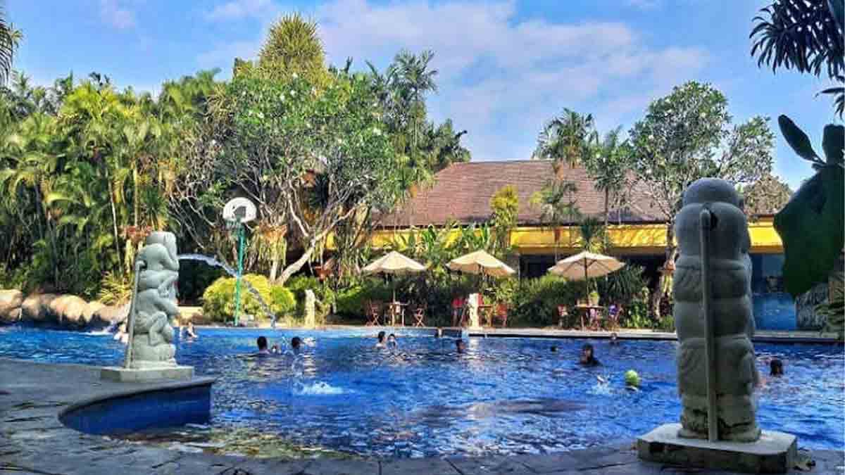 Araya Family Club House Swimming Pool