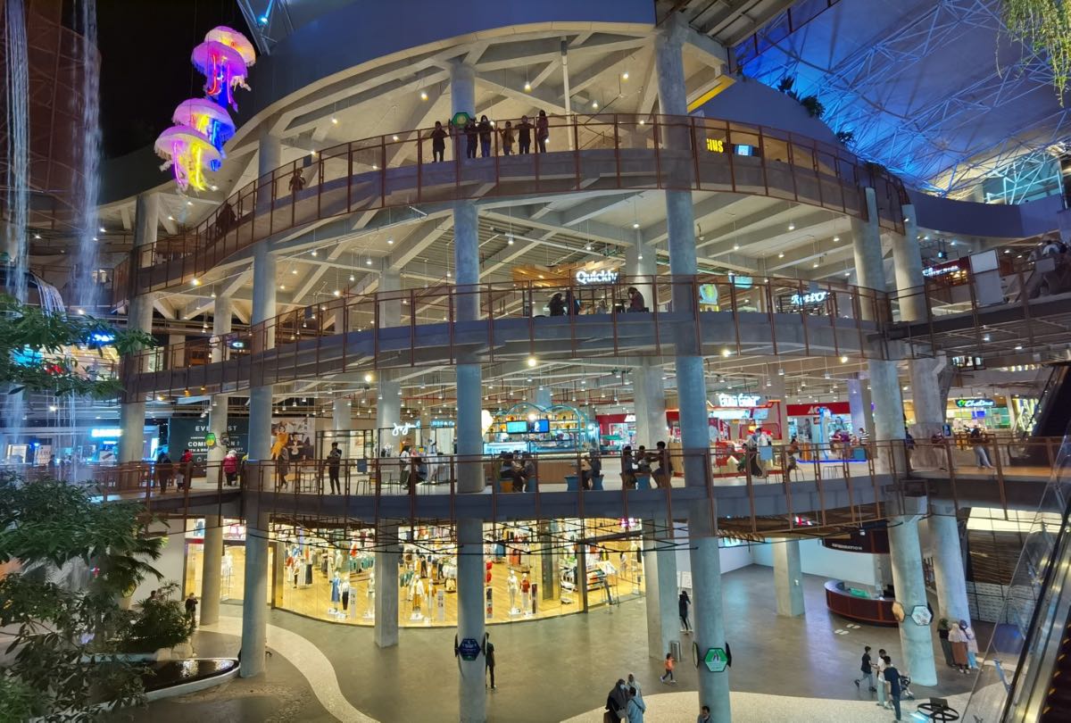 Daya Tarik Nipah Mall