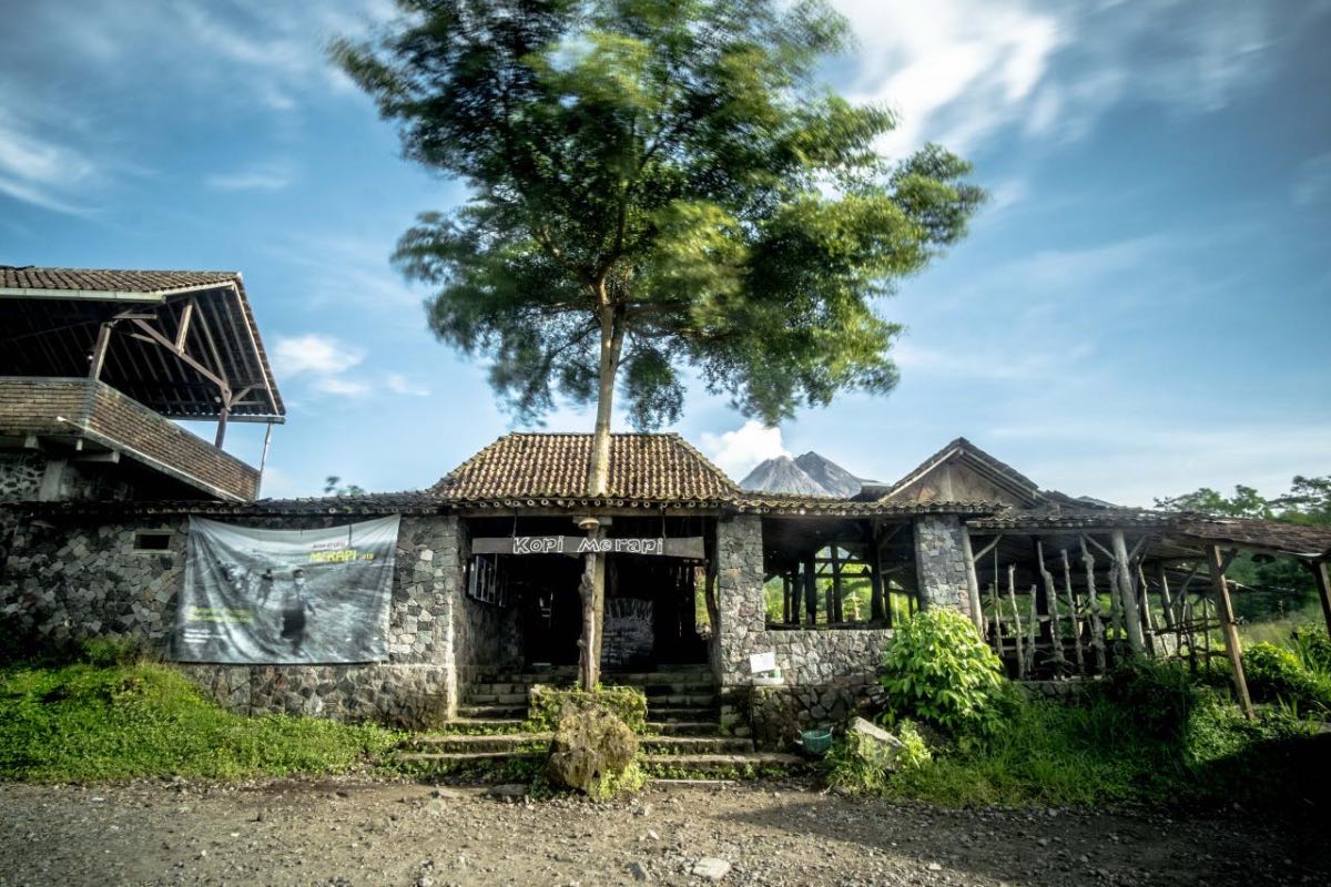 Fasilitas Warung Kopi Merapi