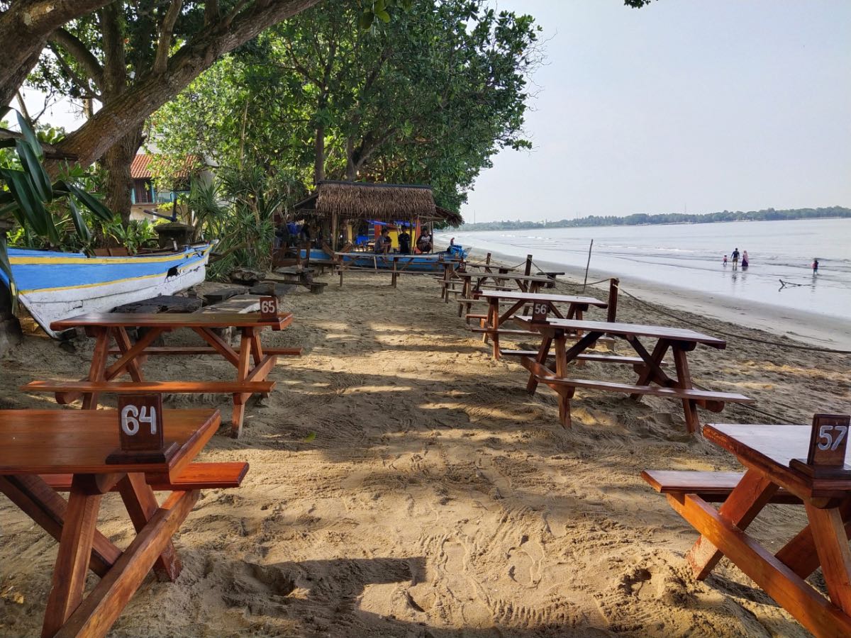 Jadwal Buka Wisata Pantai Pandan Carita