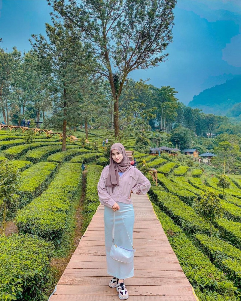 Jam Buka dan Lokasi