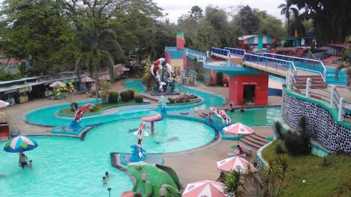 Kolam Renang Penataran