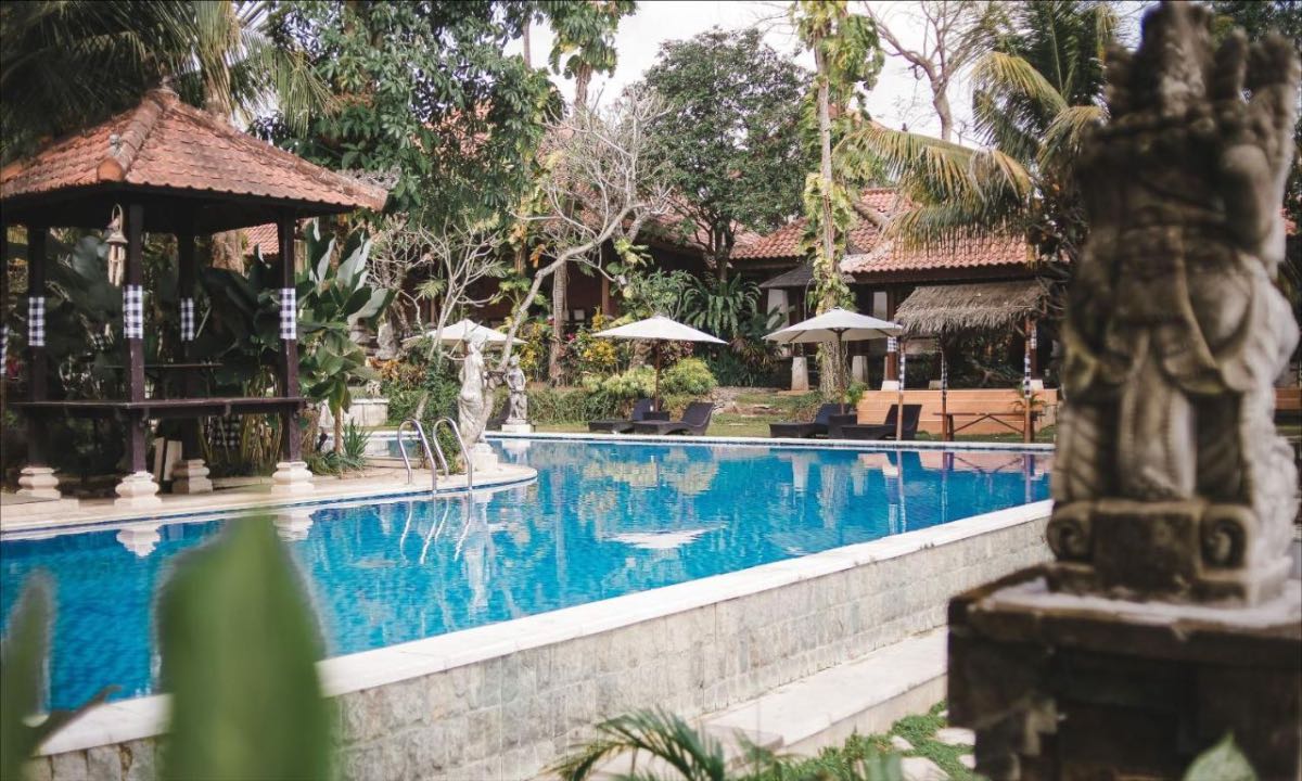 Kolam Renang Ubud Cottage Malang