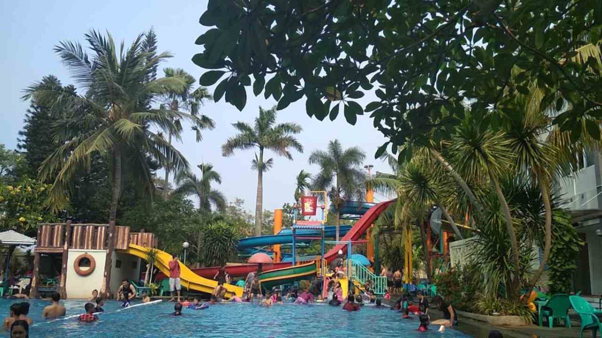 Kolam Renang Villa Meruya