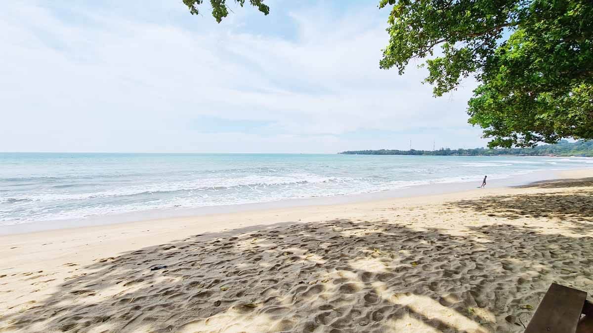 Mengenal Pantai Pandan Carita