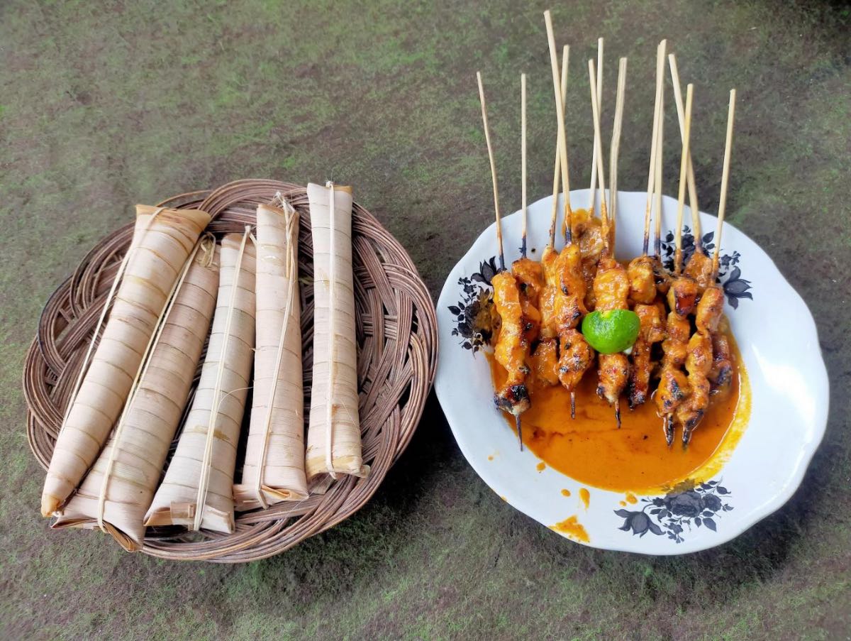 Sate Bulayak