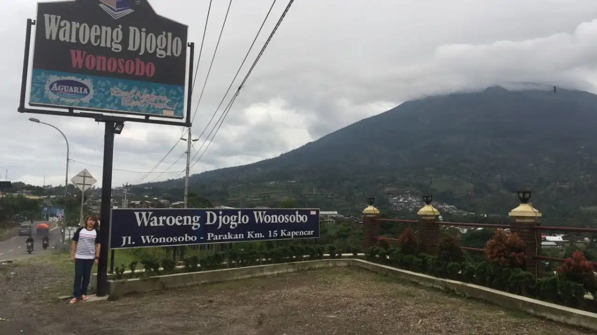 Waroeng Djoglo