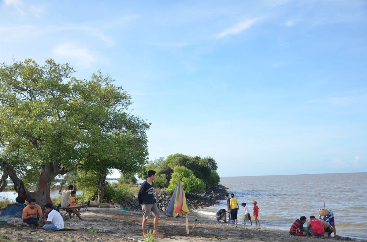 Pantai Banyutowo