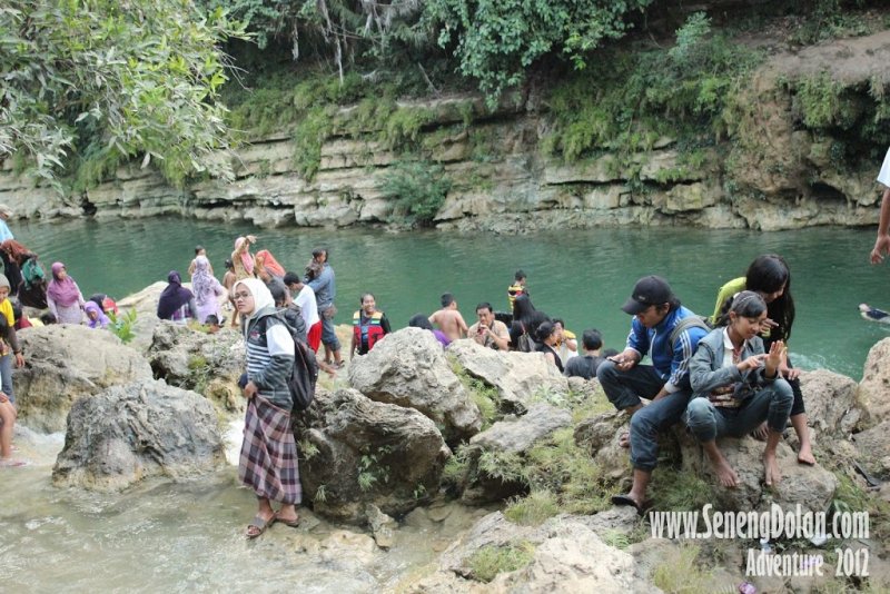 Menikmati Kesejukan Curug Sri Gethuk