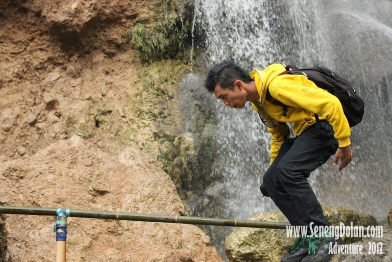 Pose dulu di Curug Slempret