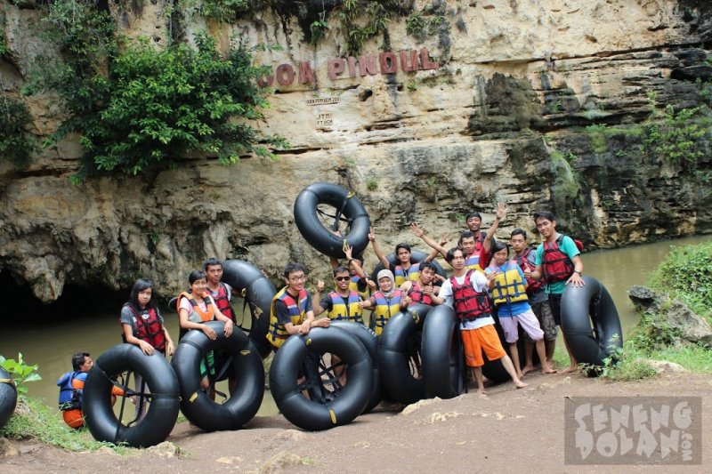 foto bersama sahabat seneng dolan sebelum susur sungai