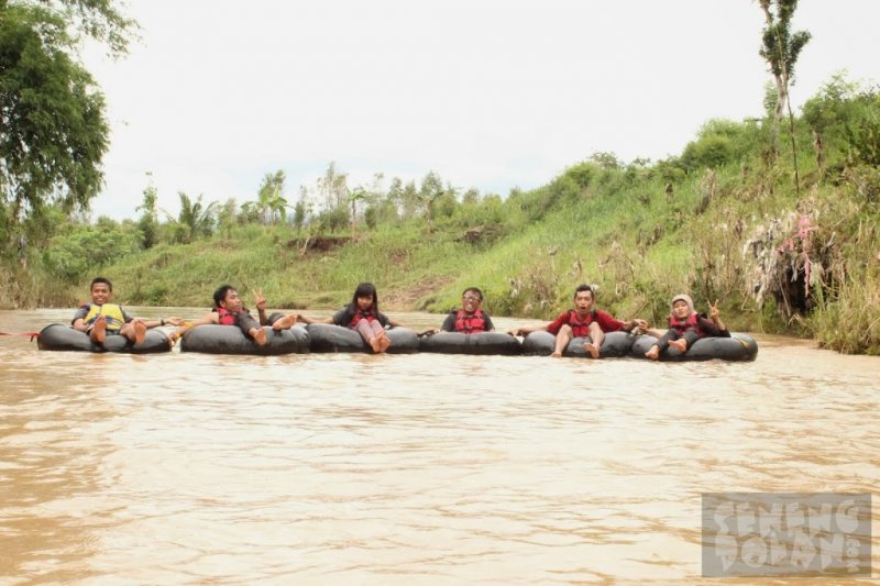 river tubing sungai oyo