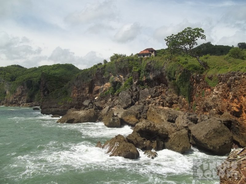 Tebing Pantai