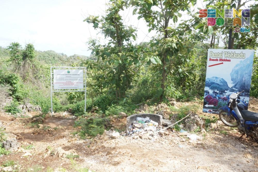 Pintu Masuk Pantai Wohkudu