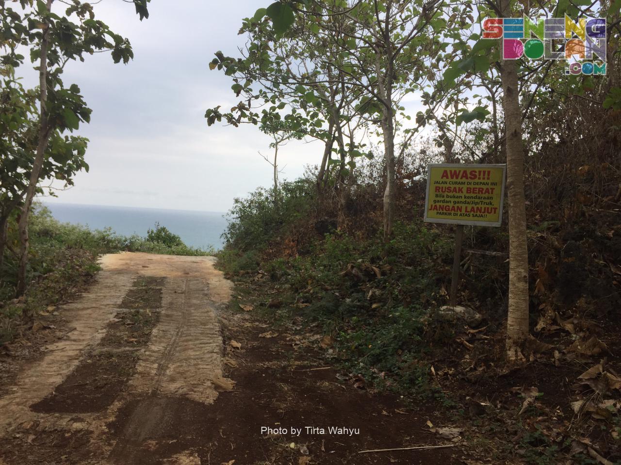 Akses Jalan Menuju Laut Bekah